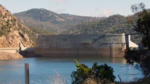 Dam wall